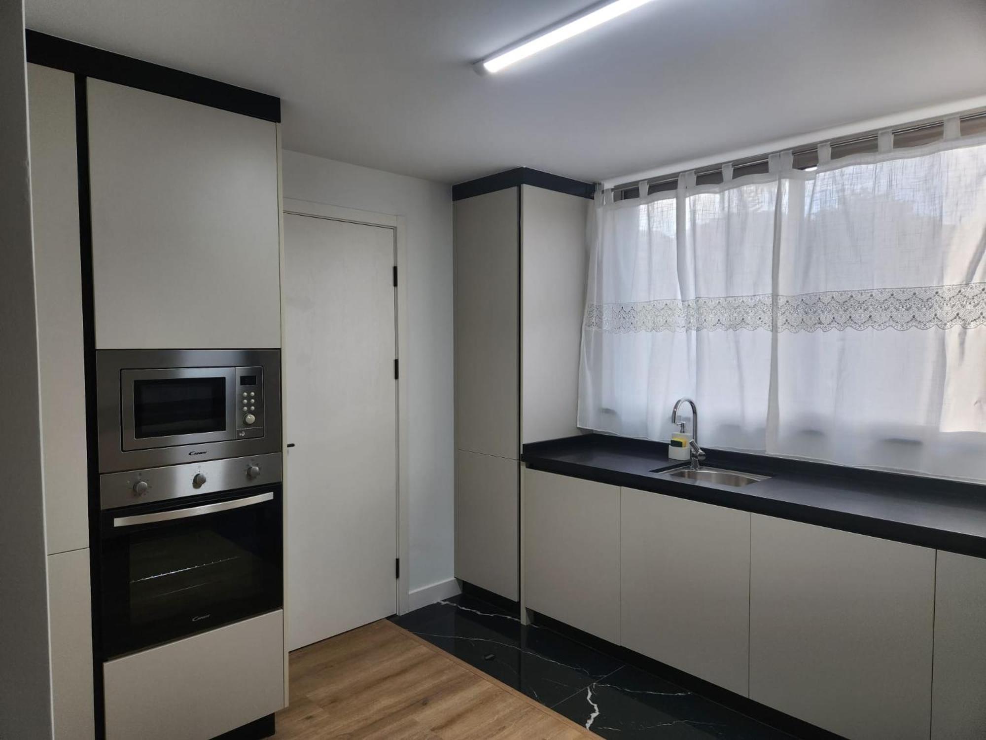 푼샬 Vista Mar - Ac, Parking And Pool 아파트 외부 사진